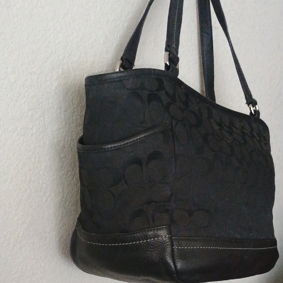 Coach Black Signature Shoulder Bag - Picture 5 of 12